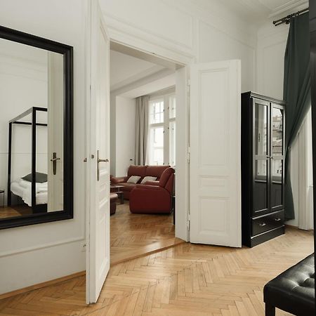 Central Apartments Parizska プラハ エクステリア 写真