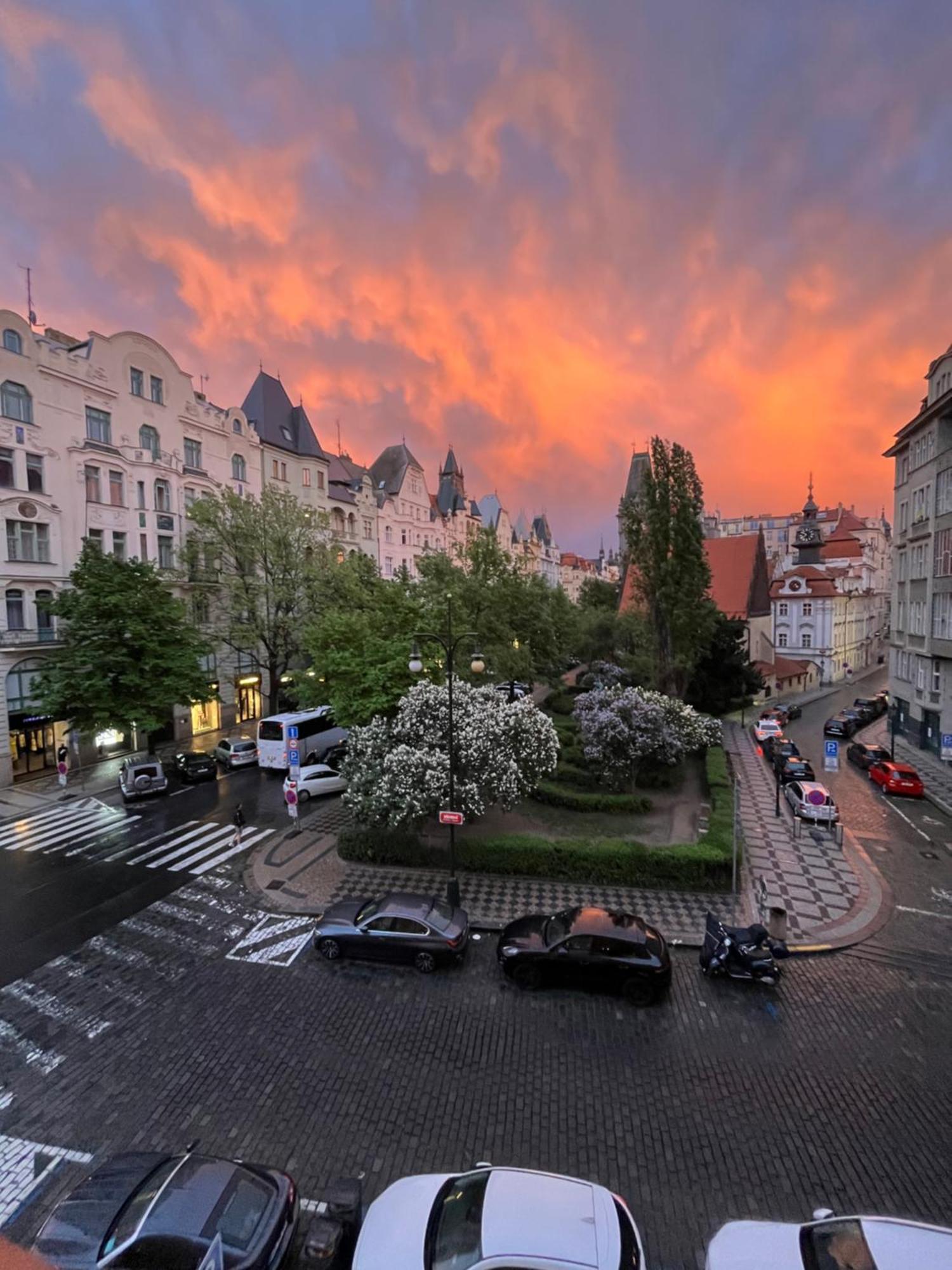 Central Apartments Parizska プラハ エクステリア 写真